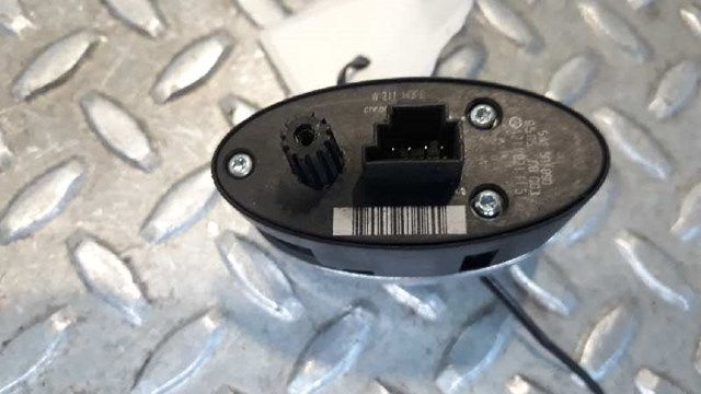 MERCEDES A2118211151 Кнопка салона привода крышки багажника (двери 3/5-й (ляды) в наличии Винница