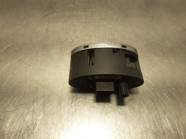 MERCEDES A2118211151 Кнопка салона привода крышки багажника (двери 3/5-й (ляды) в наличии Ирпень