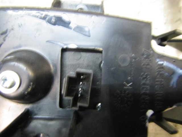 MERCEDES A21182197587C45 Кнопочный блок управления стеклоподъемником передний правый в наличии Киев