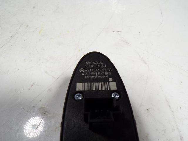 MERCEDES A21182197587C45 Кнопочный блок управления стеклоподъемником передний правый в наличии Черновцы