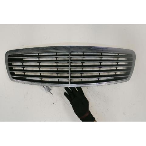 MERCEDES A21188003837246 Решетка радиатора в наличии Днепр