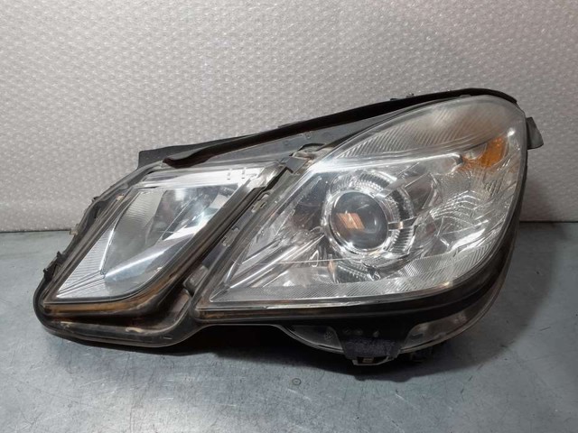 MERCEDES A2128208161 Фара левая в наличии Украина