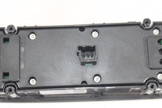 MERCEDES A2128208210 Кнопочный блок управления стеклоподъемником передний левый в наличии Украина