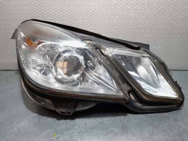 Luz direita A2128208261 Mercedes