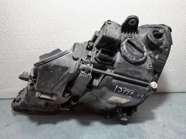 A2128208261 MERCEDES Правая фара купить в Одесса