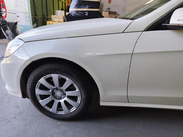 Pára-lama dianteiro esquerdo A2128801118 MERCEDES