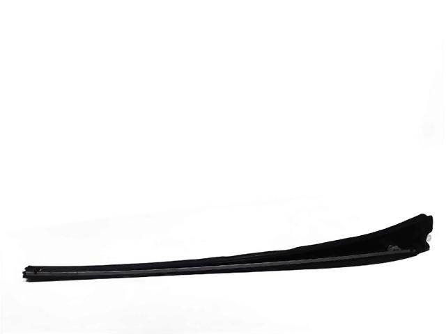 MERCEDES A2136901182 Молдинг лобового стекла левый в наличии Черкассы