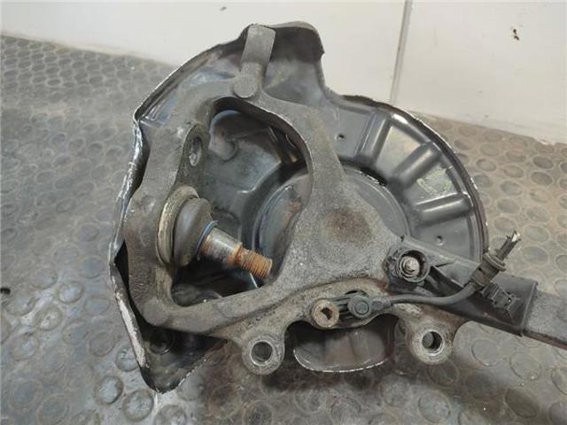 MERCEDES 2203303820 Цапфа передняя правая в наличии Украина