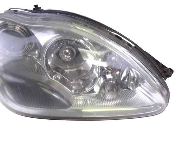 MERCEDES A2208203261 Фара правая в наличии Киев