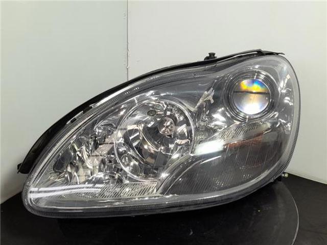 Luz esquerda A2208203761 Mercedes