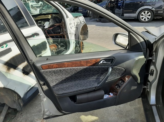 Regulador do vidro dianteiro esquerdo para Mercedes-Benz C-Class C 220 CDI (203.006) OM611962 A2208204642