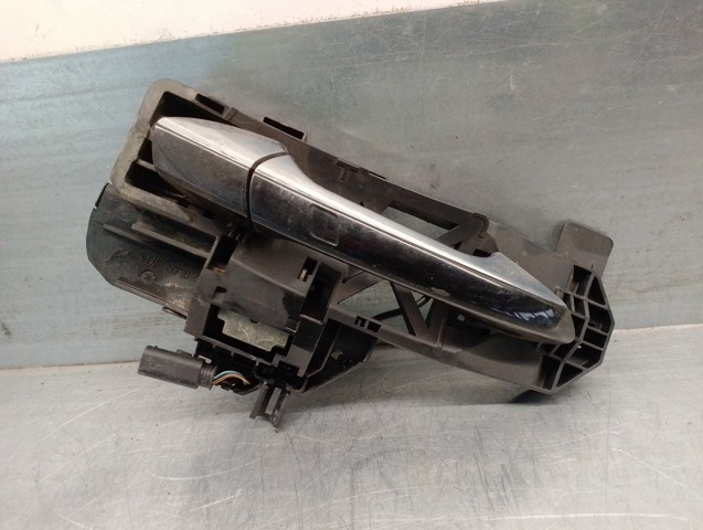 MERCEDES 22176010709999 Ручка двери передней наружная правая в наличии Каменское