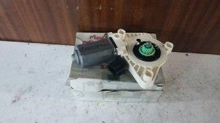 Motor de acionamento de vidro da porta traseira esquerda A2218202942 Mercedes