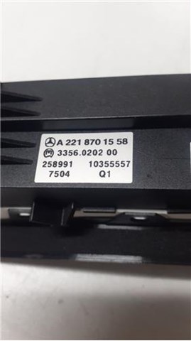 MERCEDES A2218701558 Блок кнопок центральной консоли в наличии Киев