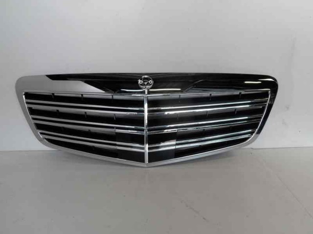 A22188006839040 MERCEDES Решетка радиатора купить в Ровно
