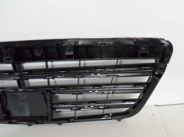 MERCEDES A22188006839040 Решетка радиатора в наличии Черновцы