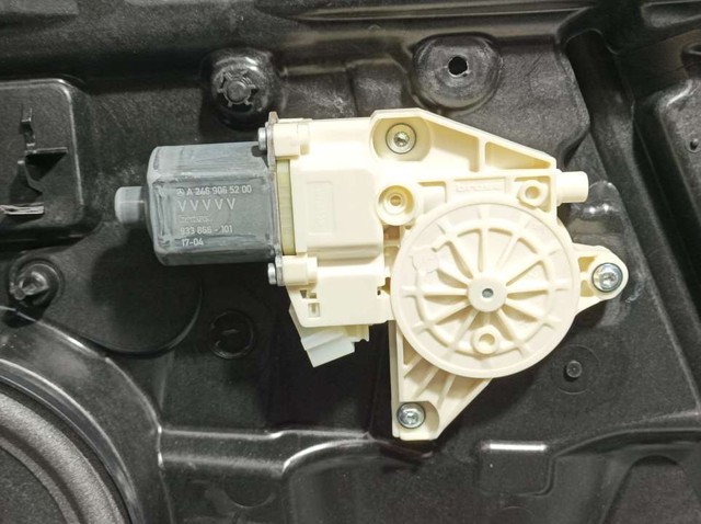 MERCEDES A2465404805 в наличии Украина