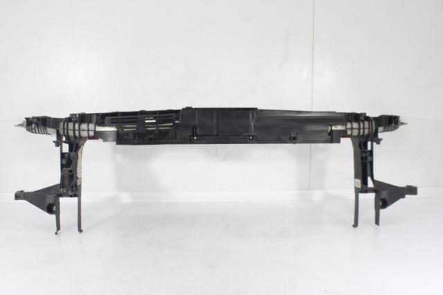 Suporte do radiador montado (painel de montagem de fixação das luzes) A2466200234 MERCEDES