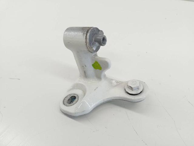 MERCEDES A2467200437 Петля двери передней правой в наличии Запорожье
