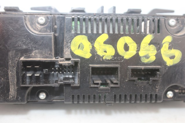 Unidade de controlo dos modos de aquecimento/condicionamento Mercedes A W176