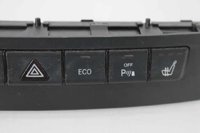 MERCEDES A2469052201 Блок кнопок центральной консоли в наличии Черкассы