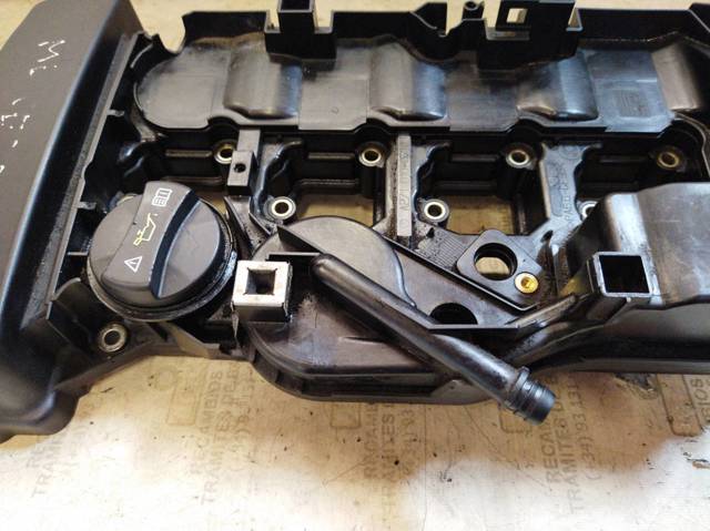 MERCEDES A2710100530 Крышка клапанная в наличии Днепр
