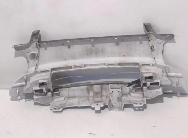 MERCEDES A4516270102CA7L Решетка радиатора в наличии Ровно
