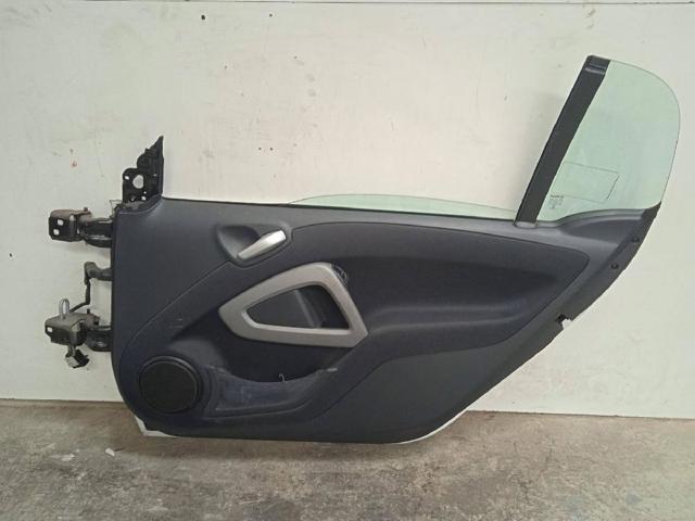MERCEDES A4517220209CA8L Панель-щека двери передней правой в наличии Черновцы