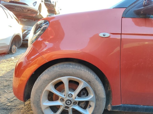 MERCEDES A4538810301 Крыло переднее левое в наличии Чернигов