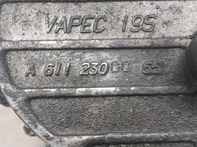 Bomba a vácuo A6112300065 MERCEDES
