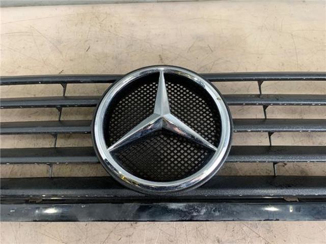 MERCEDES A6388800483 Решетка радиатора в наличии Павлоград