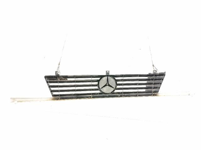 MERCEDES A6388800483 Решетка радиатора в наличии Киев
