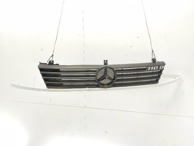 MERCEDES A6388800483 Решетка радиатора в наличии Тернополь