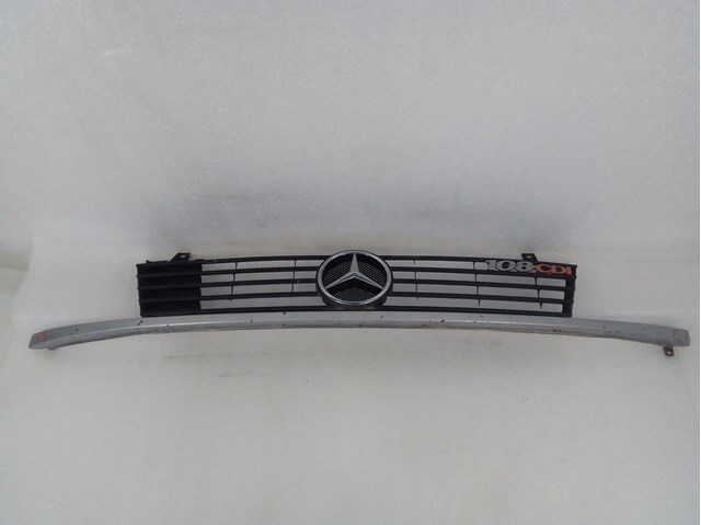 Grade dianteira para Mercedes-Benz Vito Van 108 CDI 2.2 (638.094) OM611A (60KWCDI) A6388880415