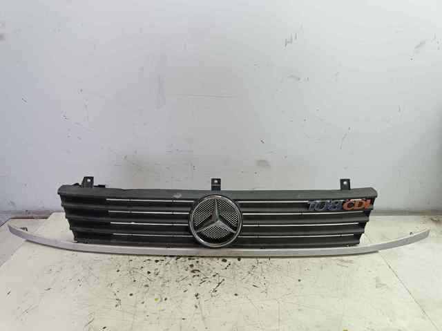 Grade dianteira do radiador para Mercedes-Benz Vito Bus 114 2.3 (638.134, 638.194) OM601942 A6388880415