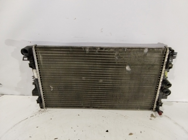 Radiador de esfriamento de motor A6395010401 MERCEDES