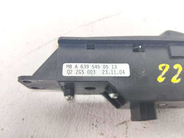 MERCEDES A6395450513 Кнопочный блок управления стеклоподъемником передний левый в наличии Ирпень