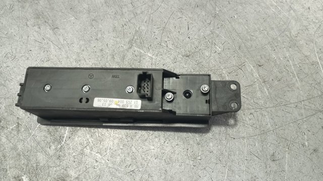 A6395450613 MERCEDES Кнопочный блок управления стеклоподъемником передний правый купить в Кривой Рог