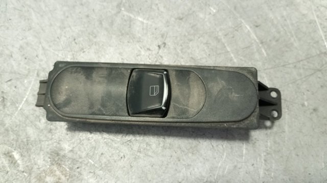 MERCEDES A6395450613 Кнопочный блок управления стеклоподъемником передний правый в наличии Николаев