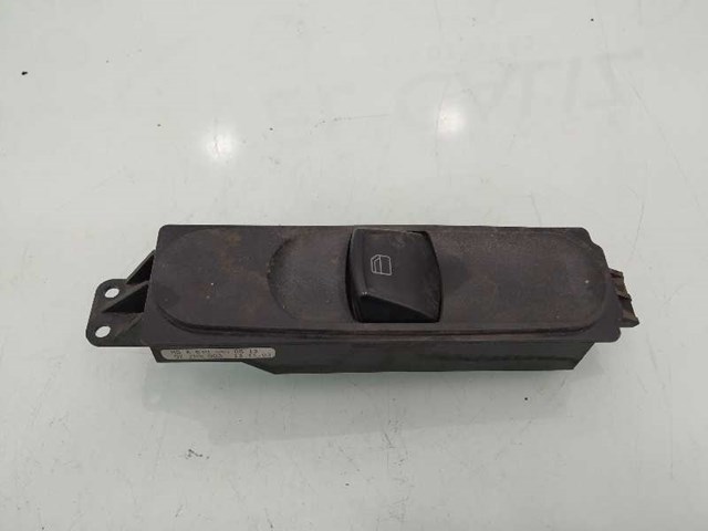 MERCEDES A6395450613 Кнопочный блок управления стеклоподъемником передний правый в наличии Николаев