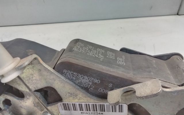 6397202435 MERCEDES Замок водительской двери купить в Ирпень