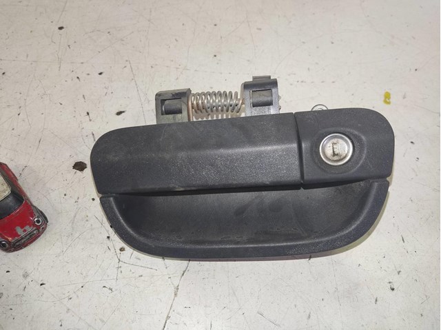 Puxador da porta traseira para Mercedes-Benz Vito / Van mista (W639) (2003-...) A6397600559
