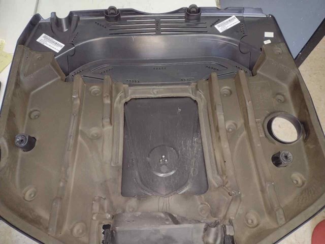 A6420107008 MERCEDES Крышка мотора декоративная купить в Хмельницкий