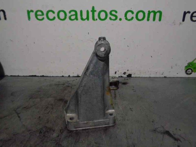 Consola de coxim (apoio) direita de motor A6462230804 Mercedes