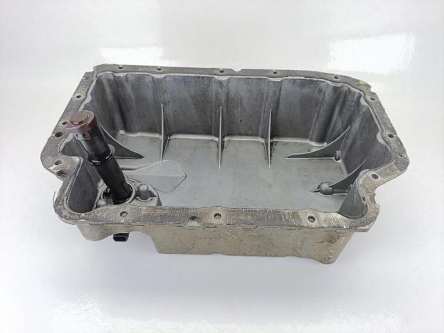 Panela de óleo de cárter do motor, parte inferior A6510141902 Mercedes