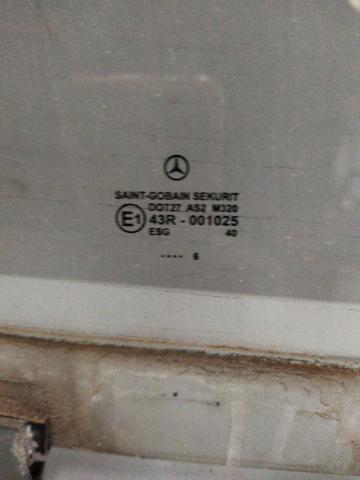A9017200418 MERCEDES Стекло двери передней правой купить в Киев