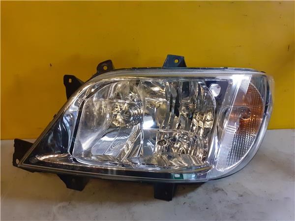 Luz esquerda A9018202861 Mercedes