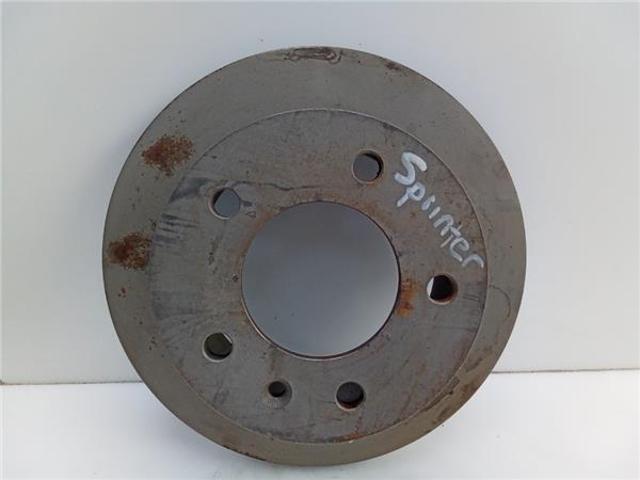 Disco do freio dianteiro A9024210612 MERCEDES