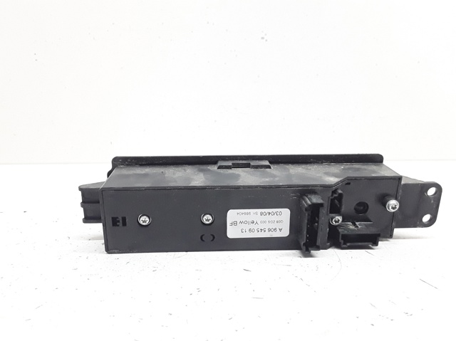 MERCEDES A9065450913 Кнопочный блок управления стеклоподъемником передний правый в наличии Каменское