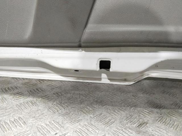 Porta dianteira esquerda Mercedes Sprinter 906